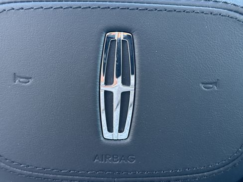 New 2026 Lincoln Nautilus Premier image 25