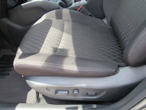 Used 2020 Nissan Rogue SV FWD image 22