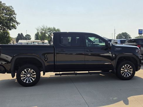 Certified 2023 GMC Sierra 1500 AT4 w/ Technology Package AWD/4WD image 4