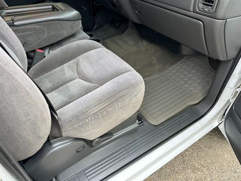 Used 2007 Chevrolet Silverado 2500 LT w/ Heavy-Duty Power Package image 27