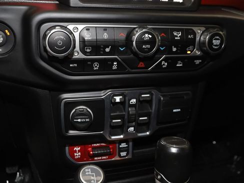 Used 2020 Jeep Gladiator Rubicon AWD/4WD image 32