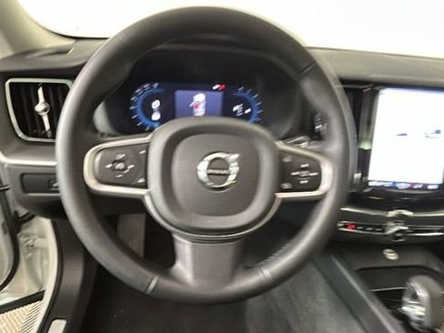 Used 2025 Volvo XC60 B5 Core AWD/4WD image 15