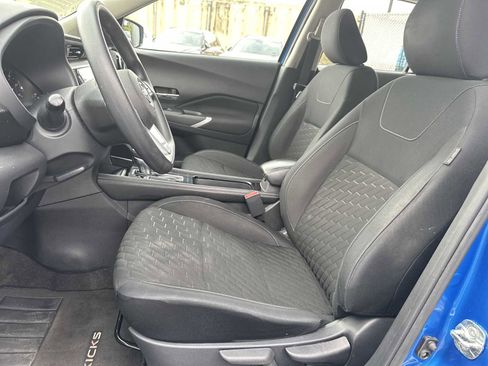Used 2023 Nissan Kicks SV image 9