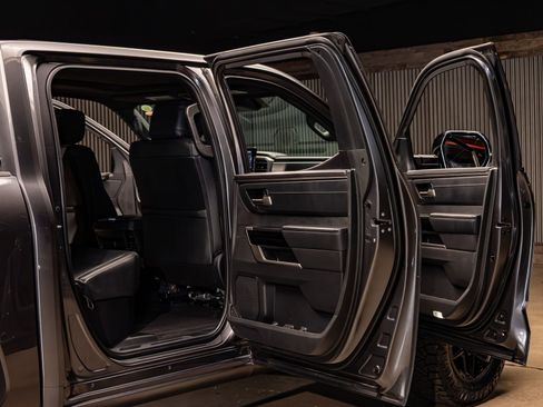 Used 2025 Toyota Tundra Limited image 30