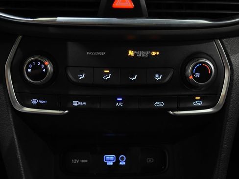 Used 2019 Hyundai Santa Fe SE FWD image 17