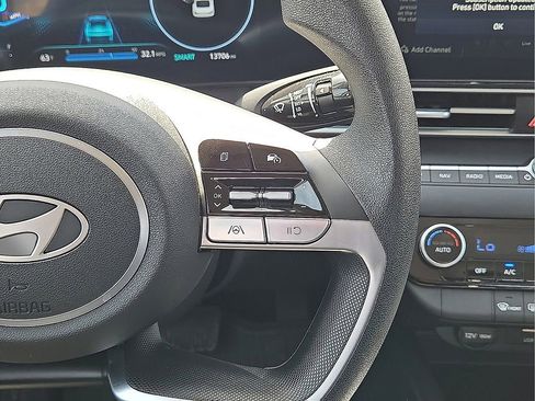 Used 2024 Hyundai Elantra SEL image 18