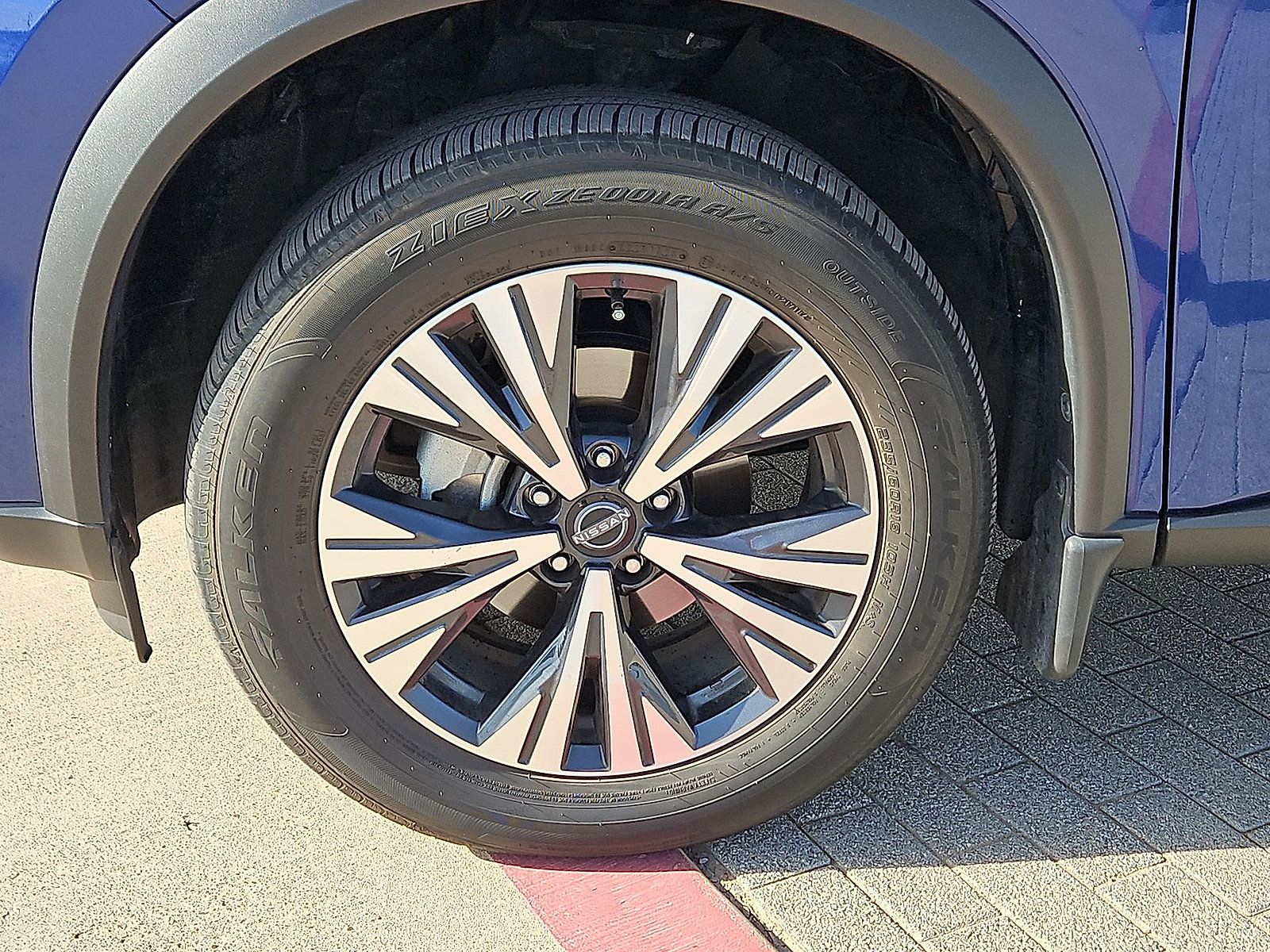 Used 2023 Nissan Rogue SV FWD image 11