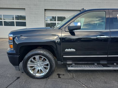 Used 2015 Chevrolet Silverado 1500 High Country w/ High Country Premium Package AWD/4WD image 17