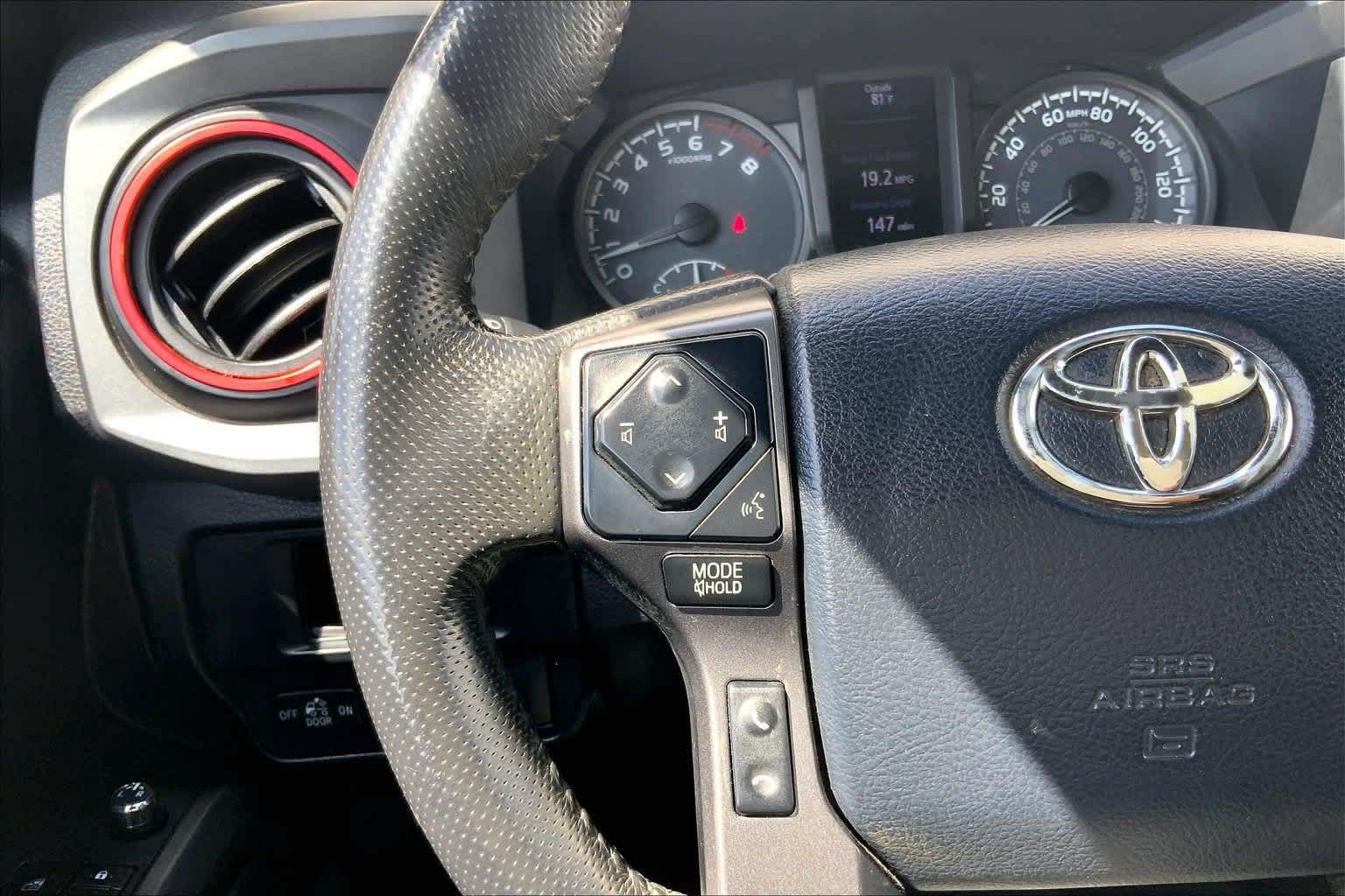 Used 2017 Toyota Tacoma TRD Sport RWD image 24