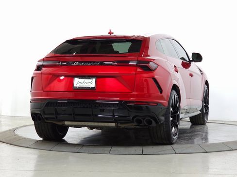 Used 2021 Lamborghini Urus image 10