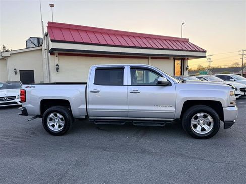 Used 2018 Chevrolet Silverado 1500 LT w/ All Star Edition image 4