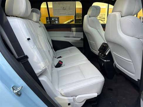 New 2026 Cadillac Vistiq Sport image 12