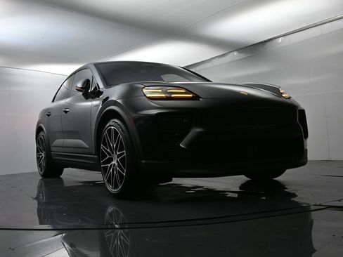 Certified 2024 Porsche Macan 4 Electric image 52