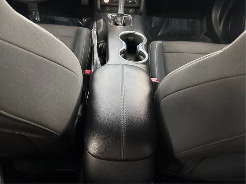Used 2015 Ford Mustang Convertible RWD image 20