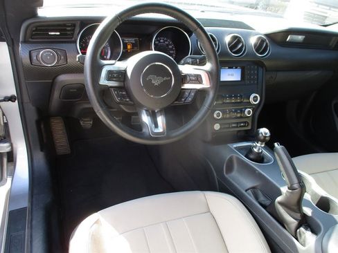 Used 2022 Ford Mustang Coupe image 4