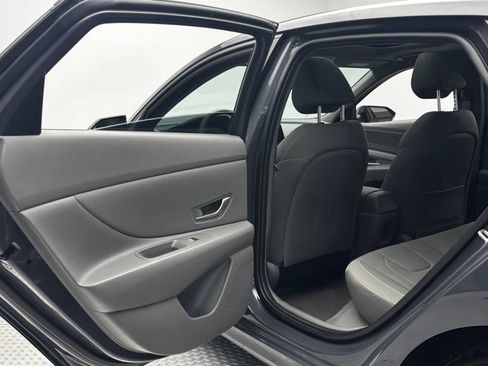 Used 2024 Hyundai Elantra SEL w/ Convenience Package FWD image 31