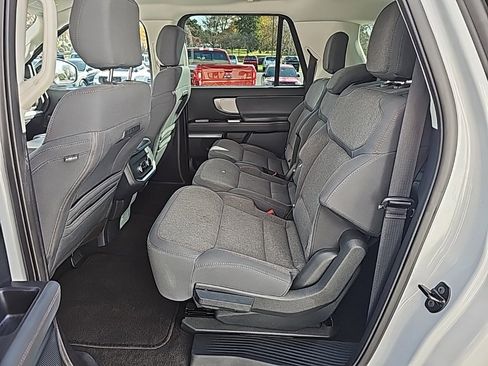 Used 2025 Ford Expedition Max Active image 11