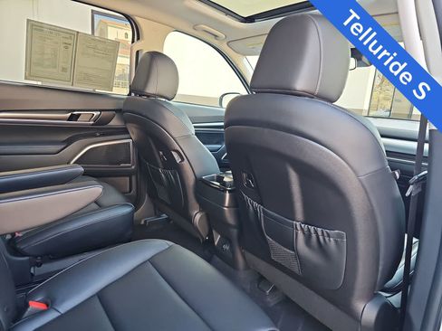 Used 2025 Kia Telluride S AWD/4WD image 16
