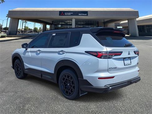 New 2025 Mitsubishi Outlander Trail Edition image 2