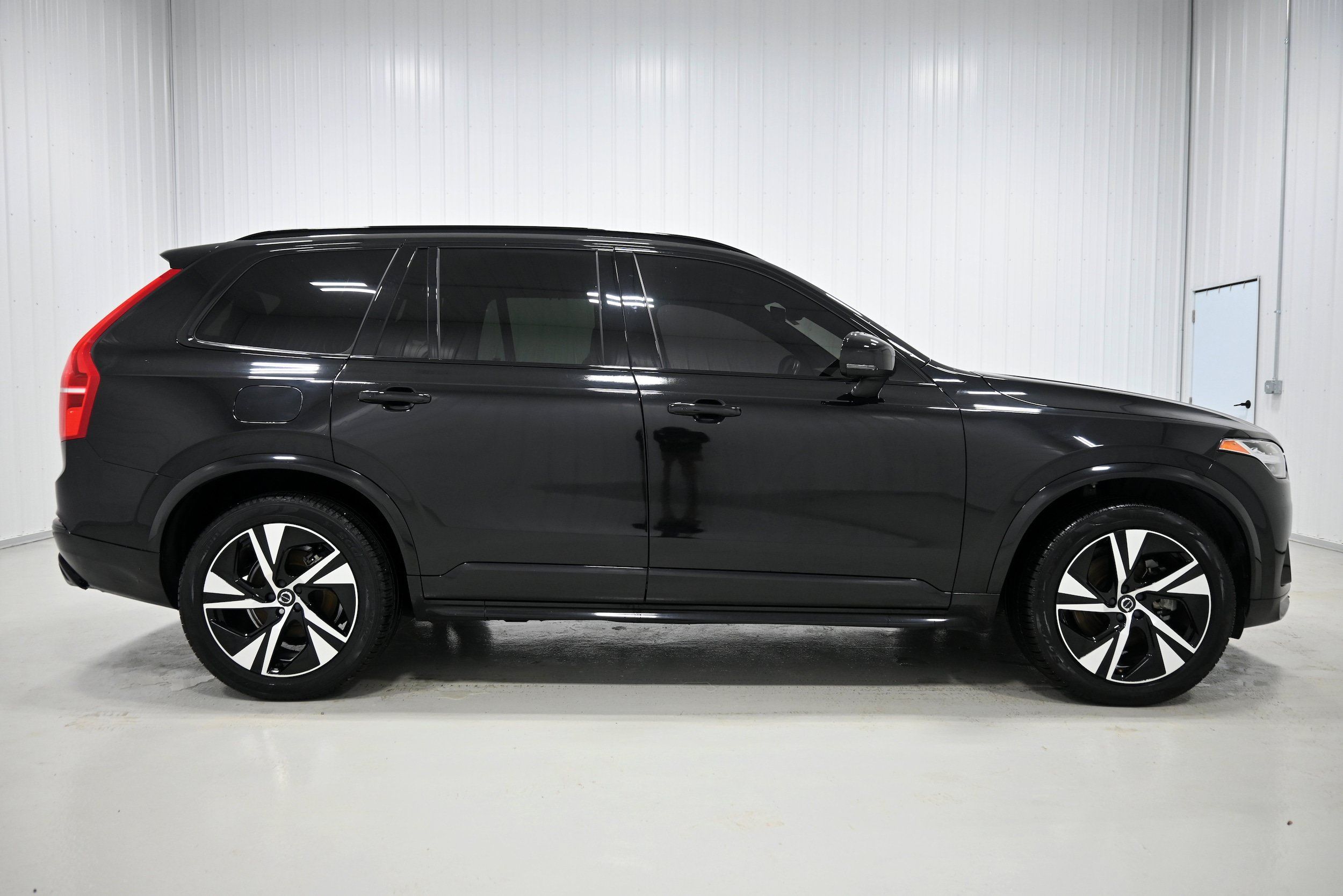 Used 2020 Volvo XC90 T6 R-Design w/ Protection Package Premier AWD/4WD image 40