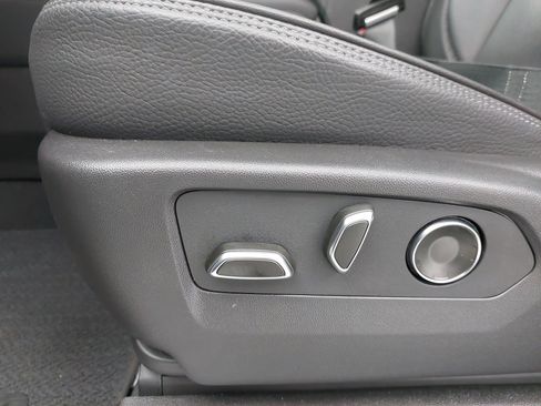 Used 2025 GMC Yukon Denali w/ Sun & Power Step Package AWD/4WD image 33