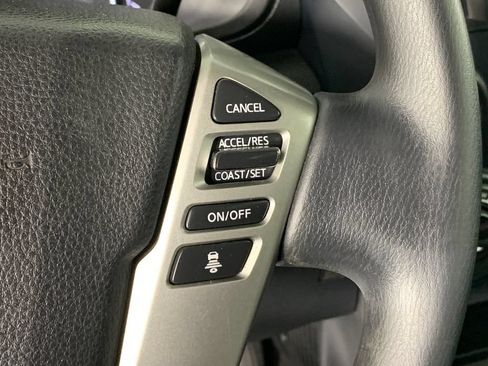 Used 2022 Nissan Titan SV AWD/4WD image 19