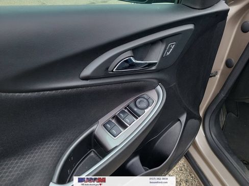 Used 2023 Chevrolet Malibu LT FWD image 16