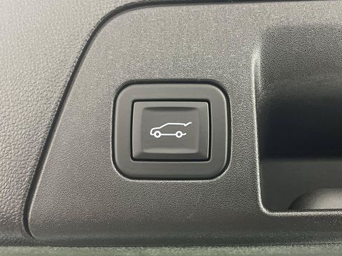 Certified 2025 Buick Envision Avenir AWD/4WD image 33