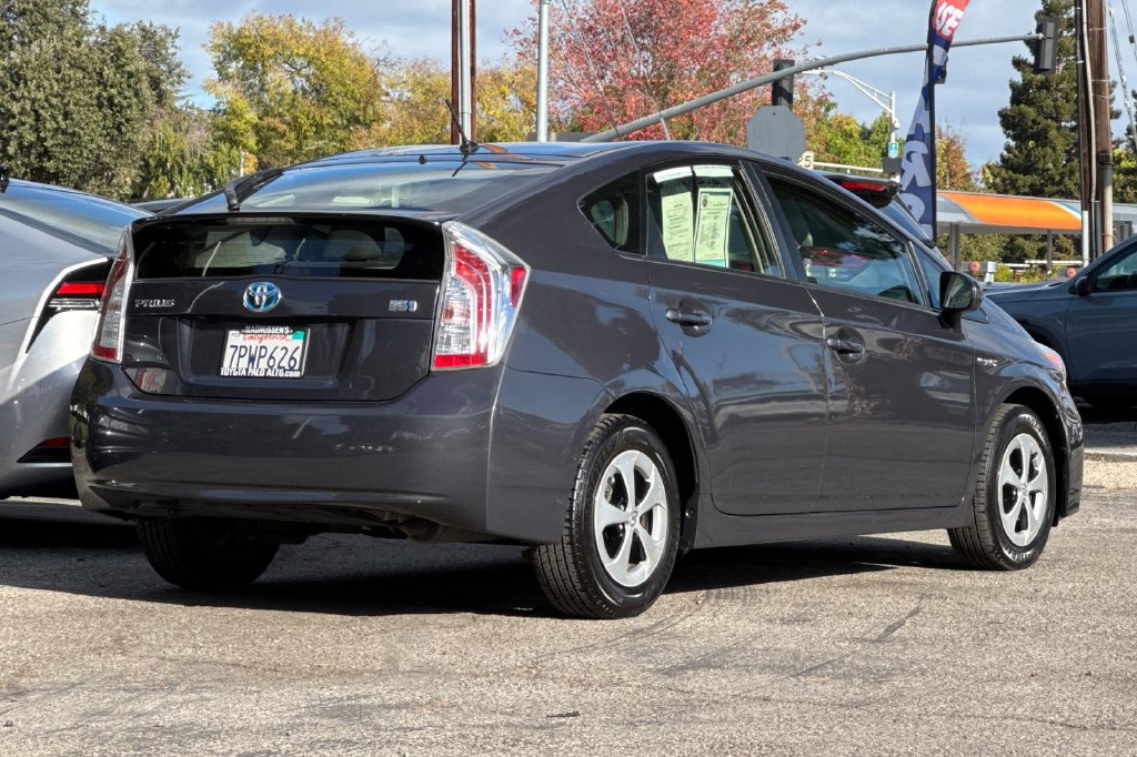 Used 2015 Toyota Prius Two FWD image 3