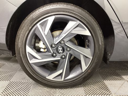 Certified 2025 Hyundai Elantra Sport image 12
