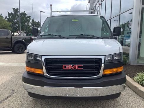 Used 2026 GMC Savana 2500 w/ Driver Convenience Package RWD image 3