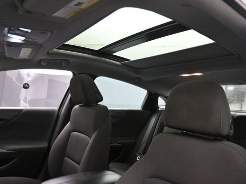 Used 2019 Chevrolet Malibu LT image 17