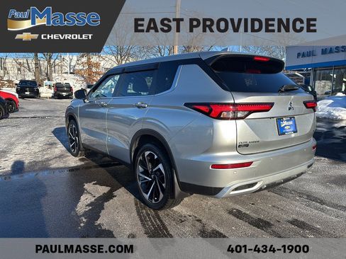 Used 2023 Mitsubishi Outlander SE image 5