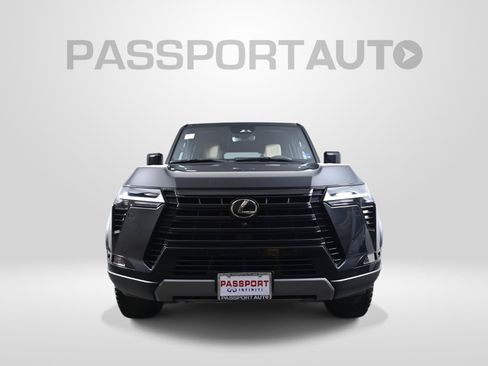 Used 2024 Lexus GX 550 AWD/4WD image 2