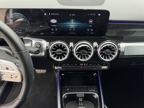 Used 2023 Mercedes-Benz GLB 250 image 20