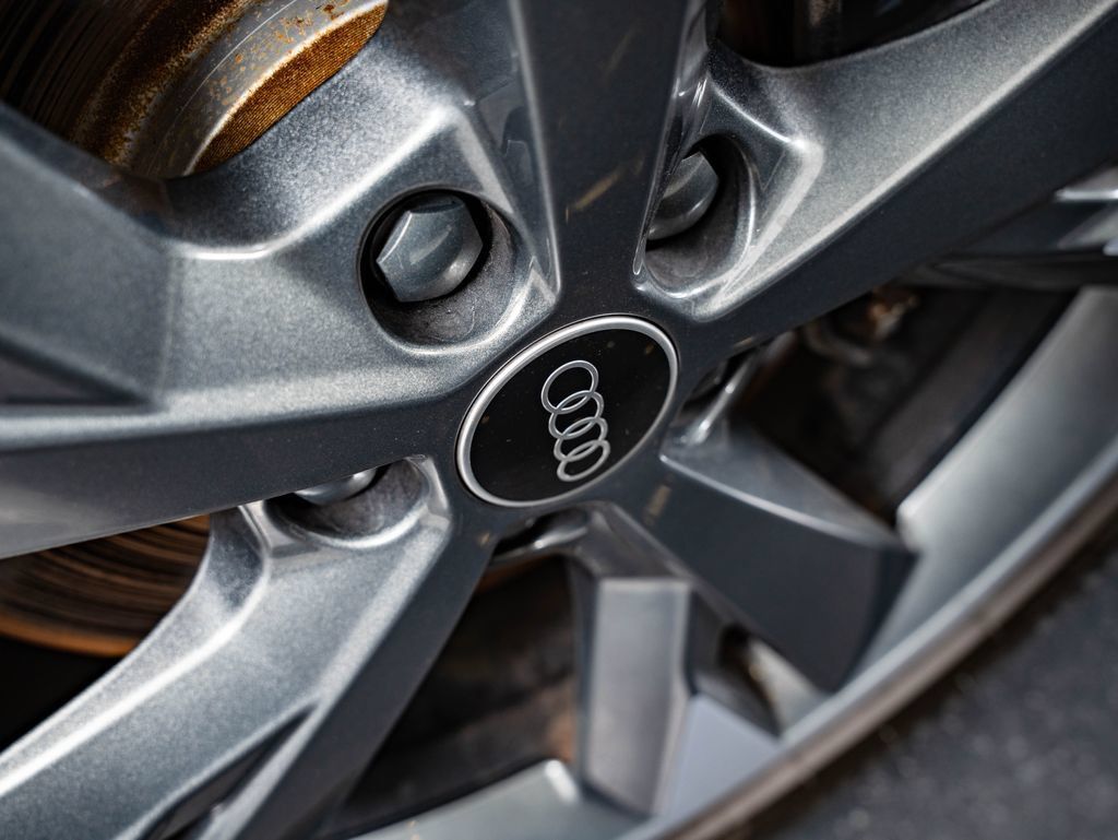 Used 2024 Audi Q4 e-tron Premium Plus w/ Premium Plus AWD/4WD image 8