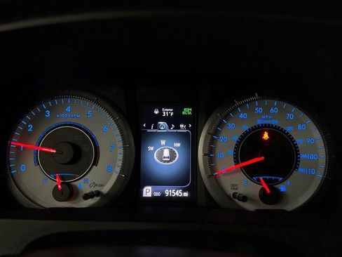 Used 2019 Toyota Sienna SE Premium w/ Carpet Mat Package image 27