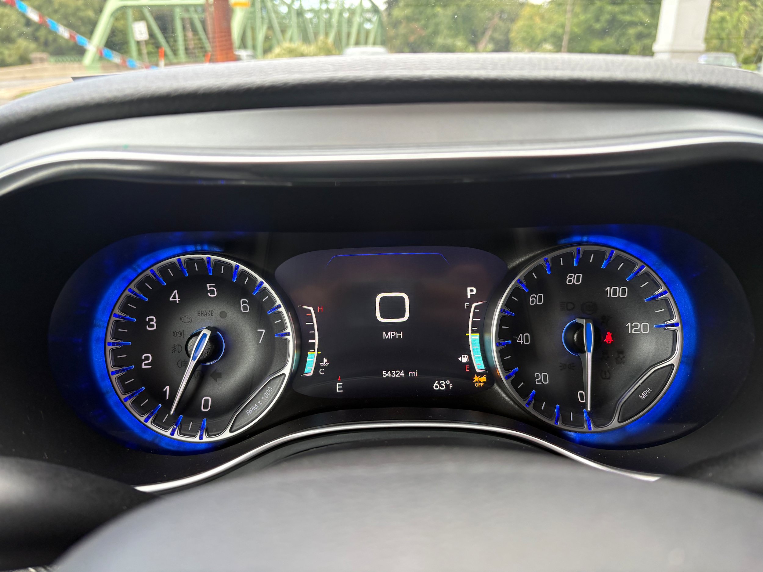 Certified 2025 Chrysler Pacifica Limited FWD image 21