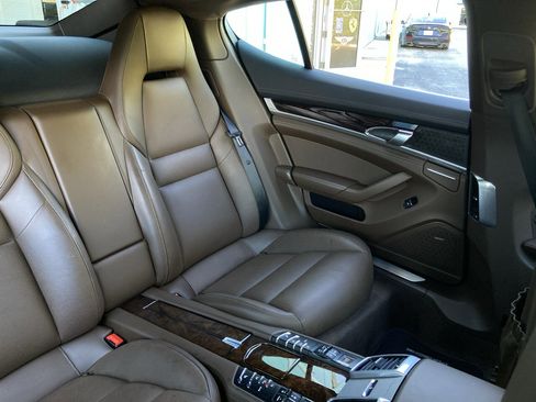 Used 2016 Porsche Panamera 4S w/ Premium Package Plus image 18
