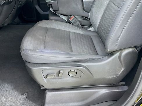 Used 2024 Chevrolet Silverado 2500 Custom w/ Custom Value Package image 21