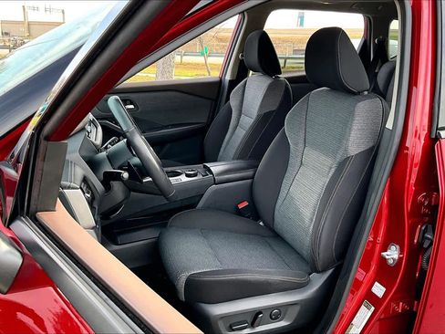 Used 2021 Nissan Rogue SV image 8