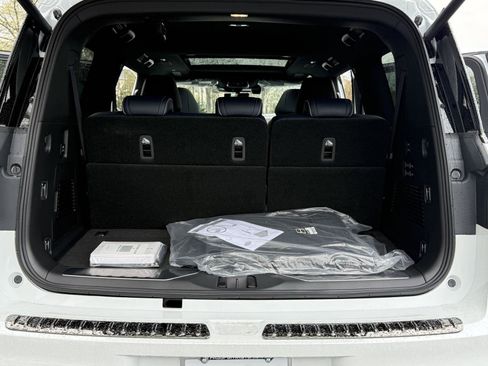 New 2026 INFINITI QX80 4WD image 30