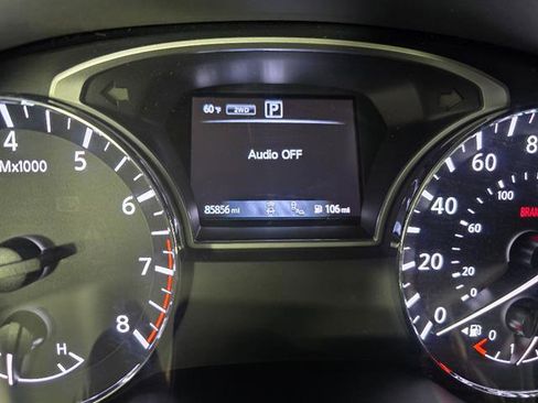 Used 2018 Nissan Pathfinder Platinum AWD/4WD image 42