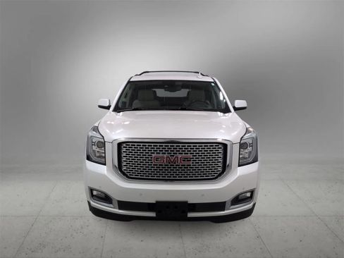 Used 2016 GMC Yukon Denali w/ Open Road Package image 3