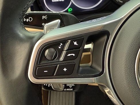 Certified 2022 Porsche Cayenne E-Hybrid image 21
