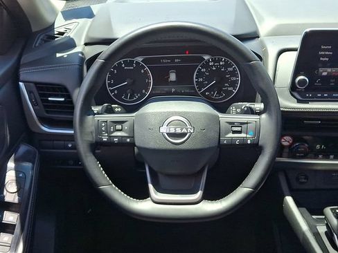 Used 2025 Nissan Rogue SV AWD/4WD image 19