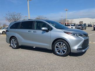 Certified 2023 Toyota Sienna Platinum video 1