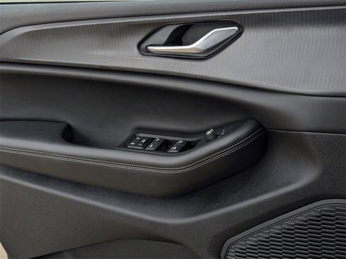 Used 2024 Jeep Grand Cherokee L Altitude image 17