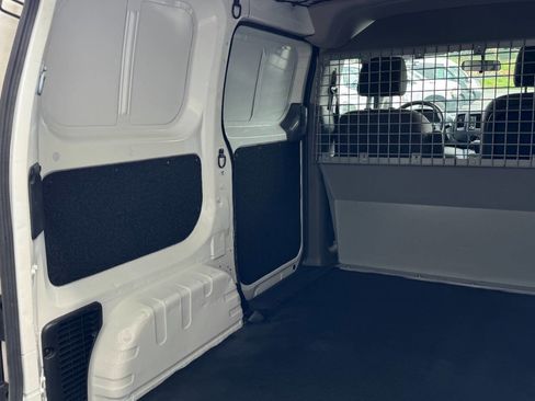 Used 2021 Nissan NV200 SV w/ Back Door Glass Package image 10