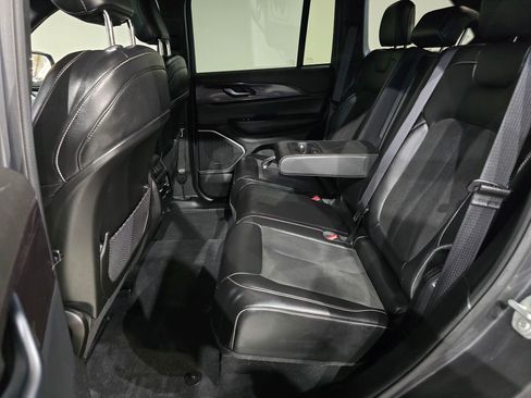 Used 2022 Jeep Grand Cherokee Altitude image 34